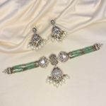 Simple choker set with earrings