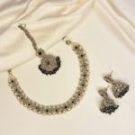 Black simple necklace set