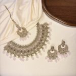 Rosa necklace set with earrings