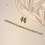 Simple choker set with earrings