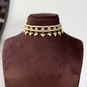 Simple pearl necklace set