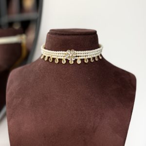 Simple pearl necklace set